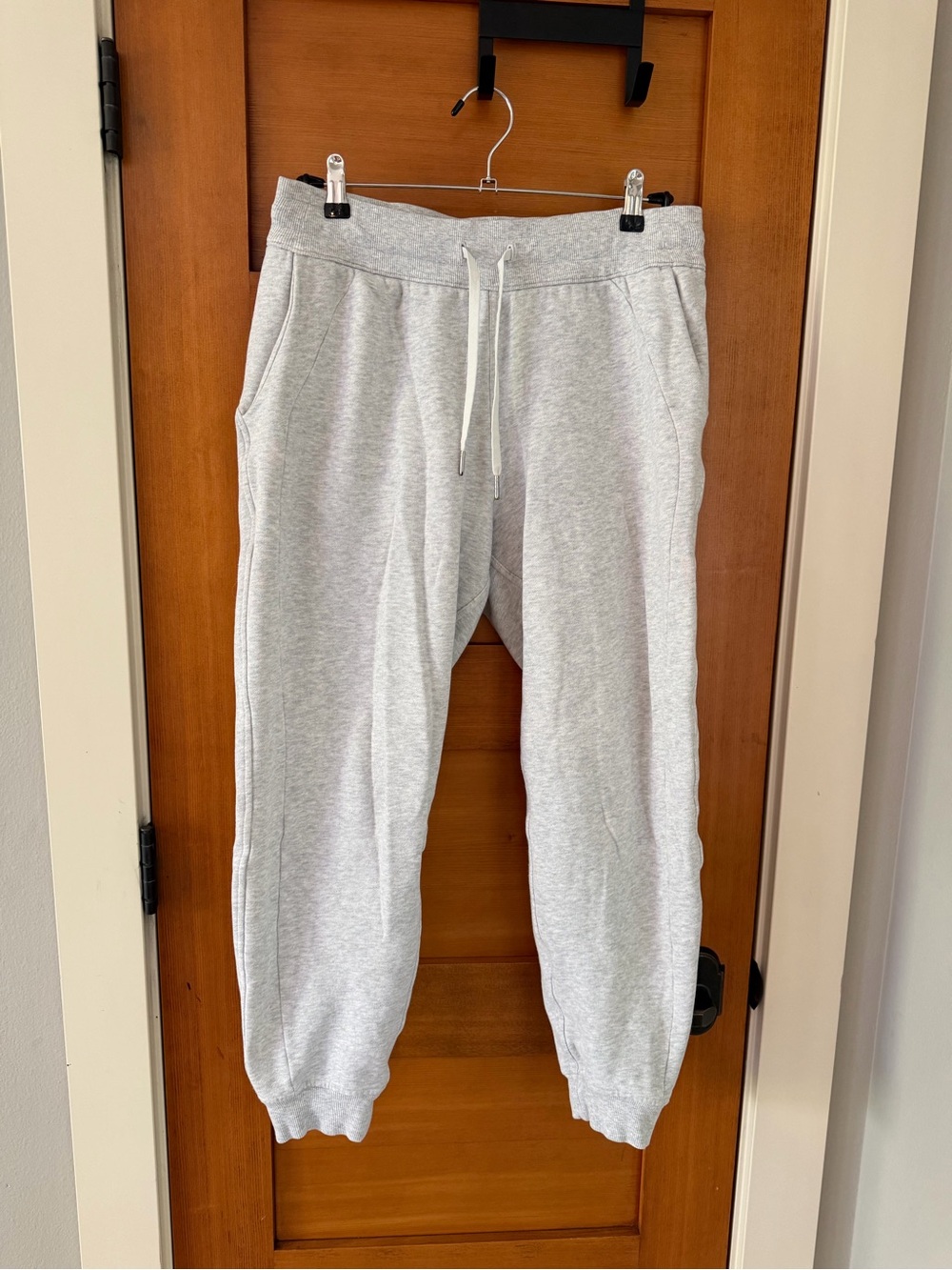 Lululemon Scuba High Rise Relaxed Jogger - Light Gray Size 8 EUC